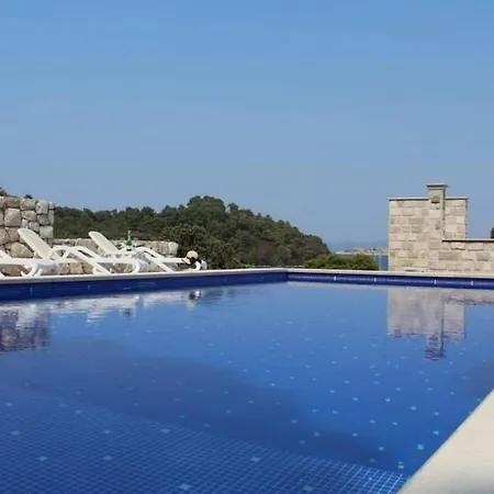 Family-friendly With Swimming Pool Pomena, Mljet - 22317 פומנה