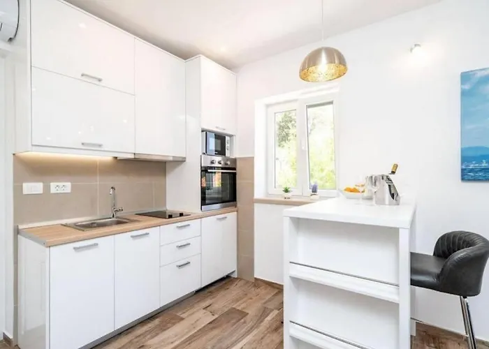 Family-friendly With Swimming Pool Pomena, Mljet - 22317 דירה *