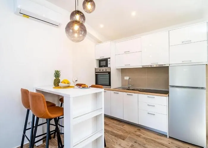 דירה Family-friendly With Swimming Pool Pomena, Mljet - 22317