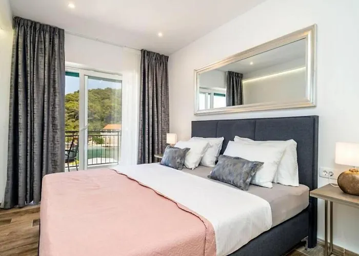 Family-friendly With Swimming Pool Pomena, Mljet - 22317 דירה פומנה