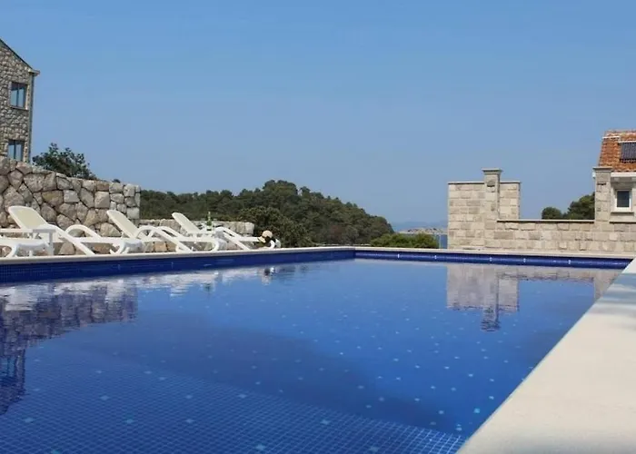 Family-friendly With Swimming Pool Pomena, Mljet - 22317 פומנה