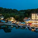 Family-friendly With Swimming Pool Pomena, Mljet - 22317 Lejlighed