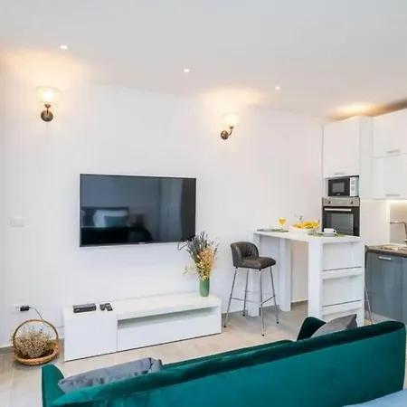 Family-friendly With Swimming Pool Pomena, Mljet - 22317 بومينا