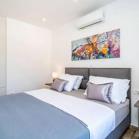 Family-friendly With Swimming Pool Pomena, Mljet - 22317 شقة