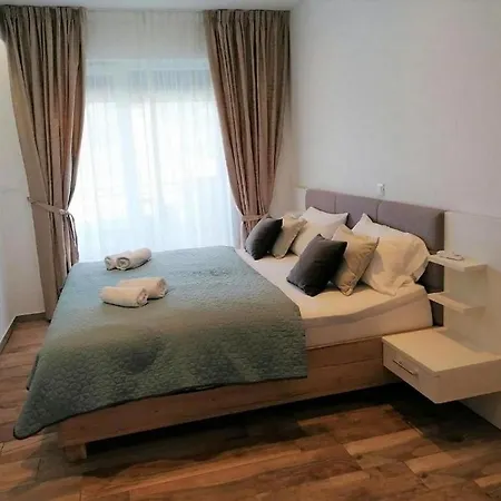 Family-friendly With Swimming Pool Pomena, Mljet - 22317 شقة بومينا